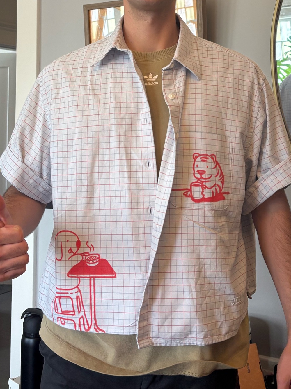 Men's Cropped Short-Sleeve Shirt with Red Graphics
